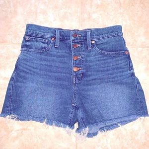 Madewell high waisted button fly jean shorts 💙